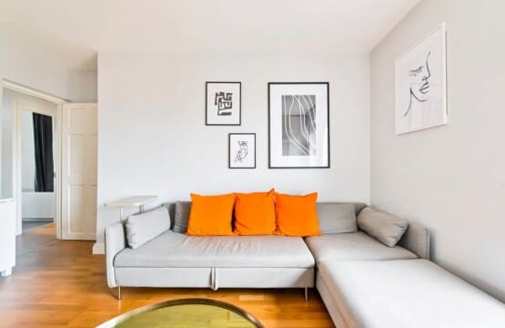 8b444005 b5f2 46 wL5Di