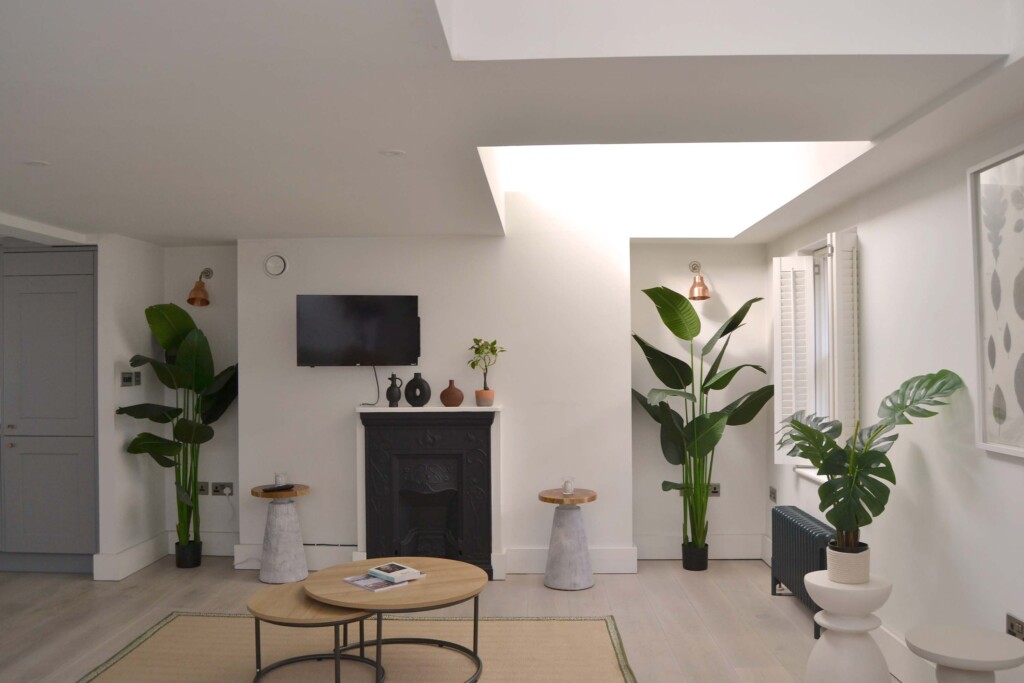 djgyq8aroxovolfeqmjc