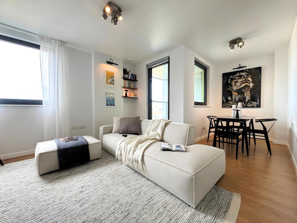 eef9cr1fvquyrxn5zzjg