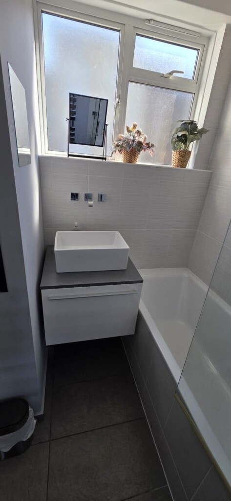 lqfdnq08jnaqujuciu94